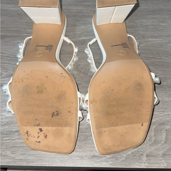 A New Day Women's Cream Sandals with Pearl Accents - Picture 5 of 5